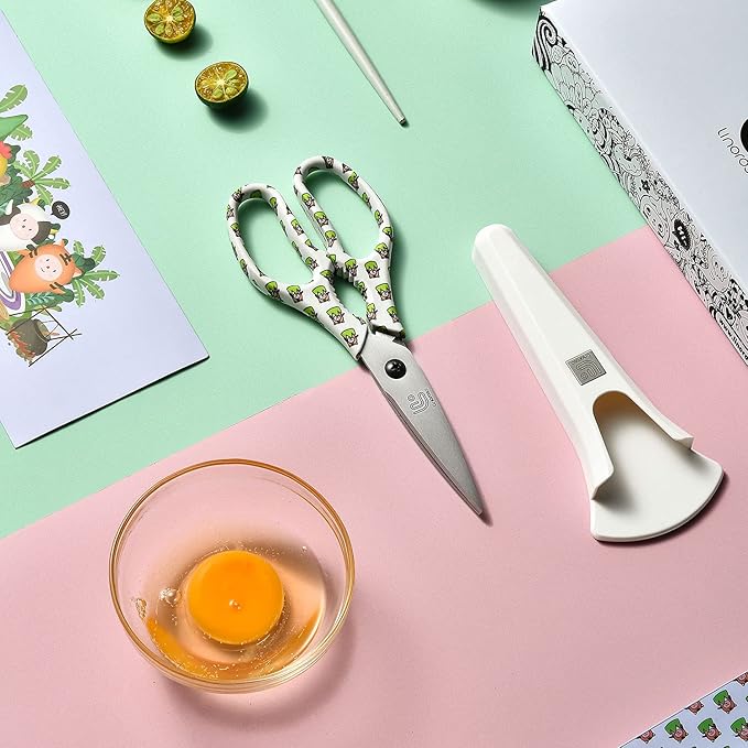 Linoroso Kitchen Scissors Heavy Duty Kitchen Shears with Magnetic Holder Made with Japanese Steel 4034, Multipurpose Ultra Sharp Cooking Scissors for Meat/Vegetables/BBQ/Herbs/Pizza (Graphic,Tiger)