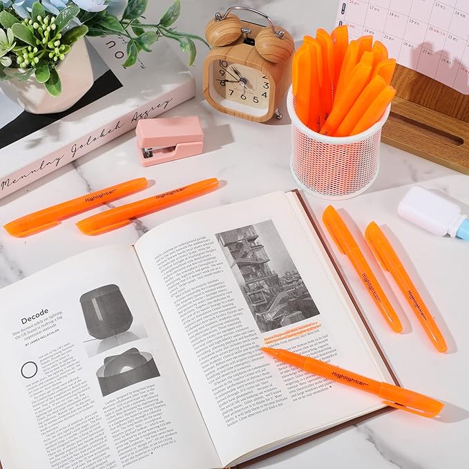 Fuutreo 60 Pack Pastel Highlighters Bulk Bright Color Highlighter Marker Chisel Tip Dry Quickly Safe Highlighter Pens Fluorescent Ink for Adults Home School Office(Orange)