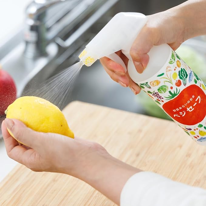 Veggie Safe Food Cleaning/Starter Set 54.1 fl oz (400ml Spray Bottle + 1200ml Refill) Perfect for Cleaning Vegetables, Neutralizing Seafood Odors, Washing Rice, and Wiping Kitchen Surfaces.