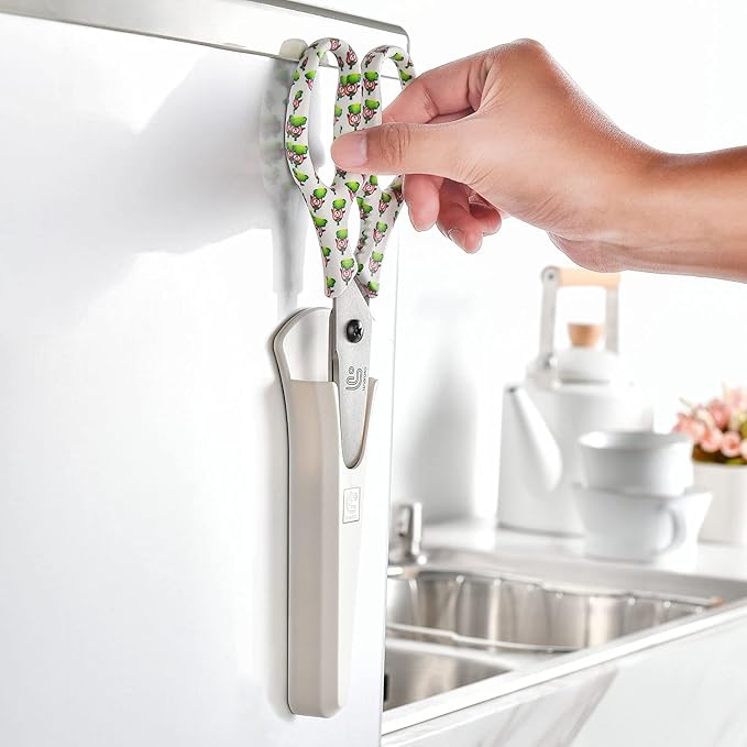 Linoroso Kitchen Scissors Heavy Duty Kitchen Shears with Magnetic Holder Made with Japanese Steel 4034, Multipurpose Ultra Sharp Cooking Scissors for Meat/Vegetables/BBQ/Herbs/Pizza (Graphic,Chili)