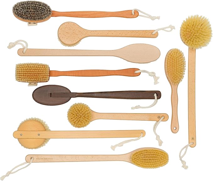Redecker 100% Made in Germany Round Tampico Fiber Bath Brush with Extra-Long Oiled Beechwood Handle, 18-1/2-Inches