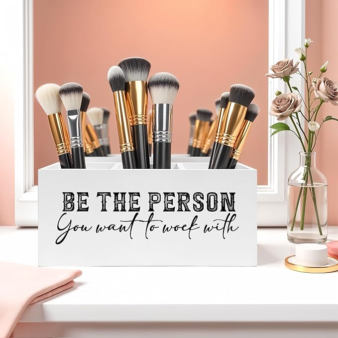 Be the Person You Want to Work with Pencil Pen Holder for Desk, Motivational Wooden Pencil Holder Organizer for Home Office Desk Accessories, Encouragement Gifts for Women Men