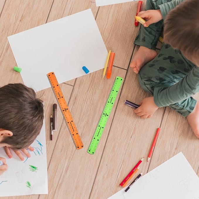 Grevosea 2 PCS Flexible Ruler Bendable Unbreakable Safe Soft Transparent Clear Shatterproof Clear Rulers Straight Flat Plastic Ruler for Home School Classroom Office Kids Adults (Red, Green)