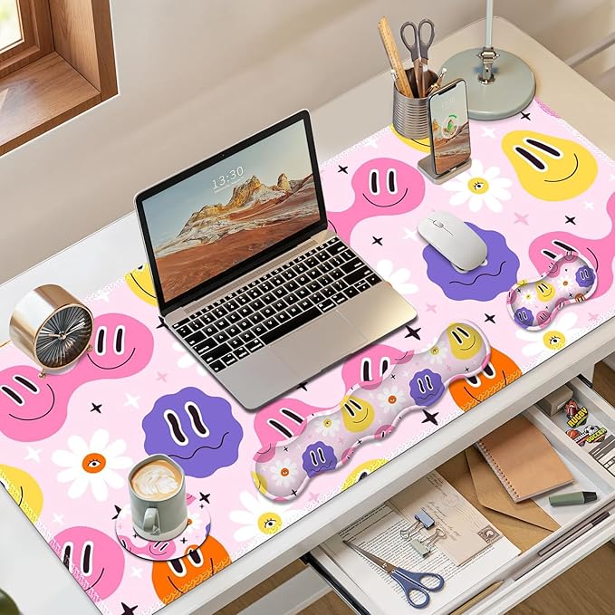 Gaming Mouse Pad Keyboard Wrist Support, 4 in1 Mousepad with Wrist Keyboard Rest, Computer Desk Mat, Non-Slip Desk Pad Protector with Memory Foam Easy Typing Pain Relief I Cute Hippie Smiley