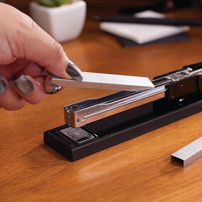 Swingline Stapler, 20 Sheet Capacity, LightDuty 405, Jam Free, Metal, Black (S7040501)