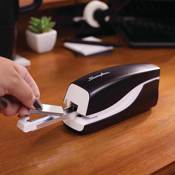 Swingline Electric Stapler, 20 Sheet Capacity, Portable, Compact, Battery, Black (42132)