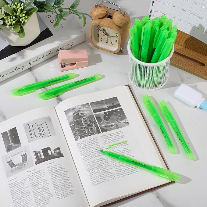 Fuutreo 60 Pack Pastel Highlighters Bulk Bright Color Highlighter Marker Chisel Tip Dry Quickly Safe Highlighter Pens Fluorescent Ink for Adults Home School Office(Green)