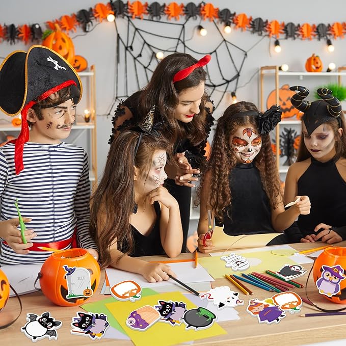 600 Halloween Sticky Notes, Cute Pumpkin Ghost Spider Memo Pads Halloween Note Pads for Trick or Treat Party Favors Home Office School Supplies