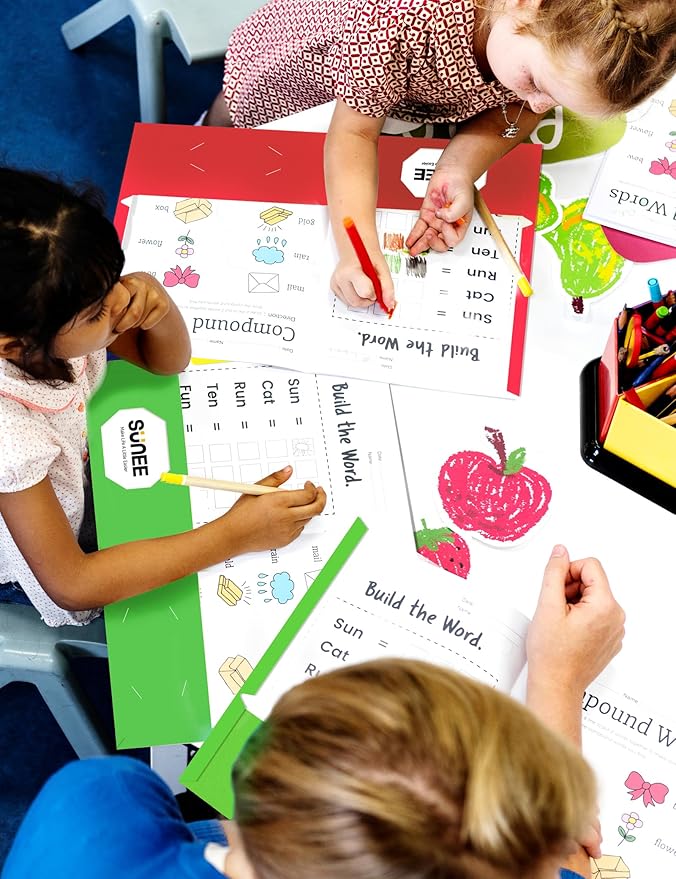 SUNEE Folders with Pockets 3 Hole Punched(50 Pack, Green), 2 Pocket Folders Fit Letter Size Paper, Paper File Folder for School Office Home Business