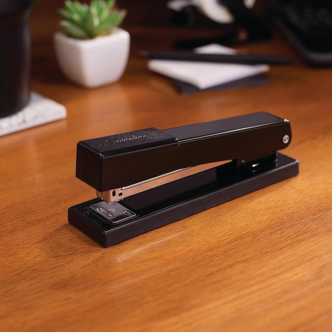 Swingline Stapler, 20 Sheet Capacity, LightDuty 405, Jam Free, Metal, Black (S7040501)